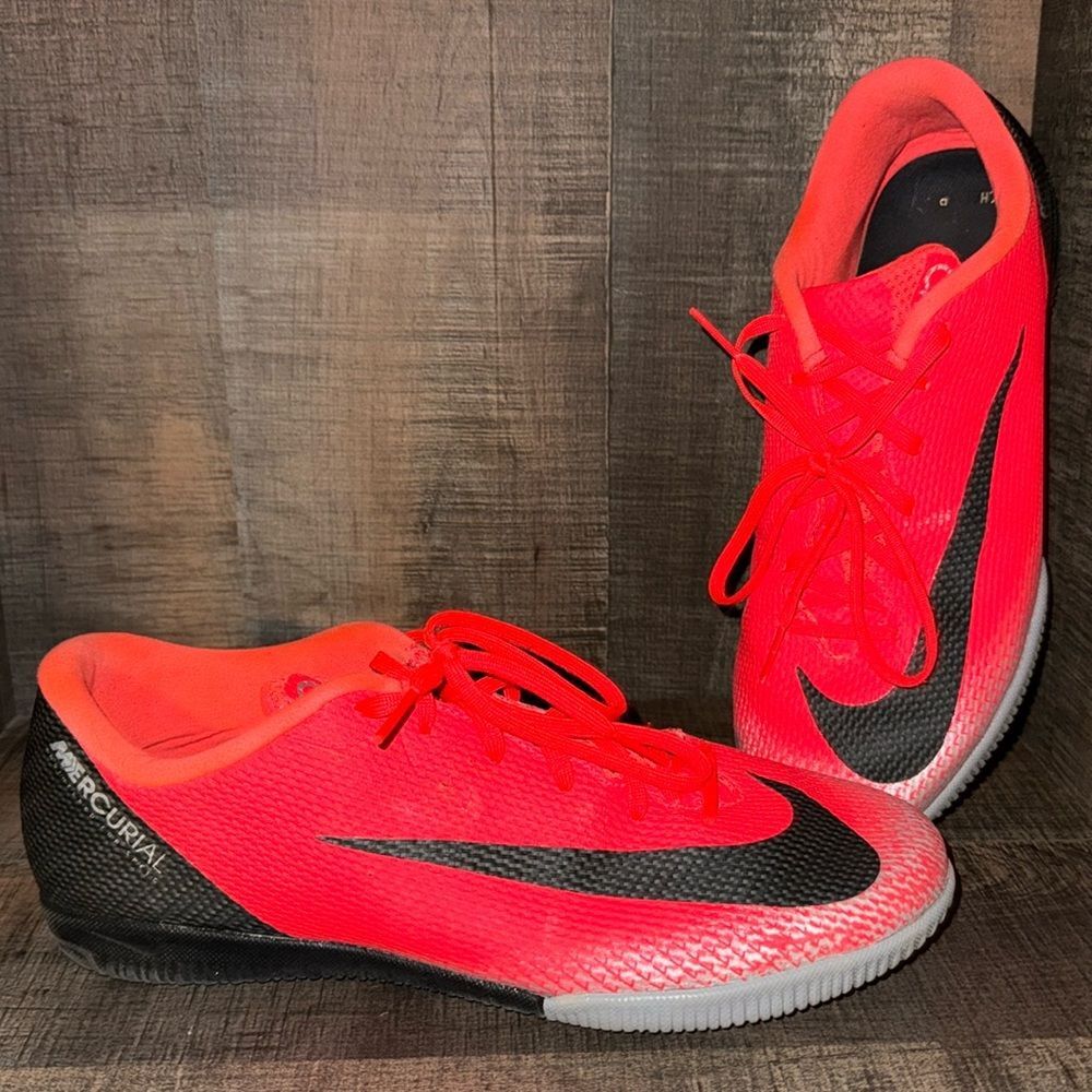 Nike Mercurial Indoor Soccer Shoes Red and Black